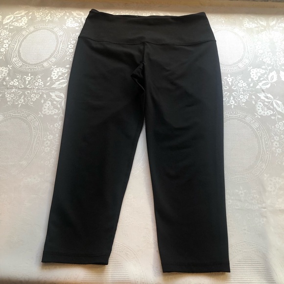 Victoria’s Secret Victoria Sport Black Capri Activewear Leggings Women’s Size L - Picture 14 of 16